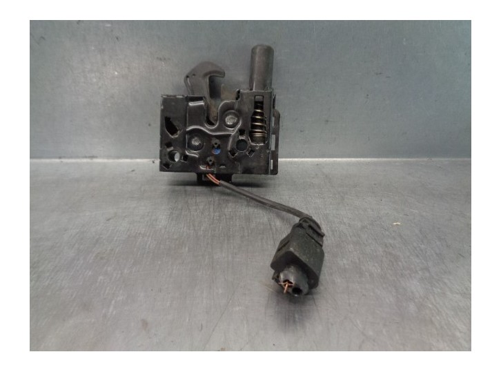 Recambio de cerradura capot para volkswagen polo 1.6 tdi dpf referencia OEM IAM 8S0823509B 2 PINES 