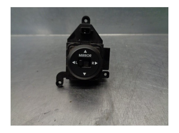 Recambio de mando retrovisor para hyundai i30 1.4 cat referencia OEM IAM 935402L100  