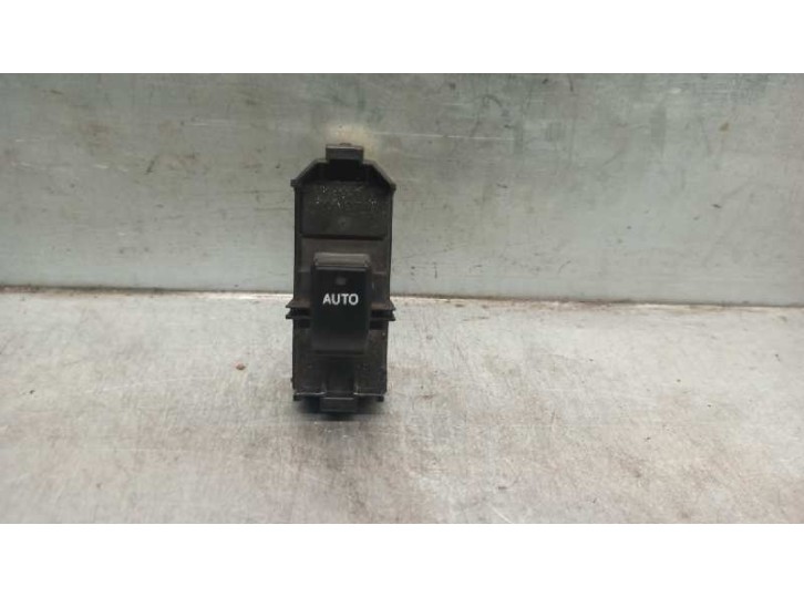 Recambio de mando elevalunas delantero derecho para toyota corolla verso (e12) 1.6 16v referencia OEM IAM 8403013030 