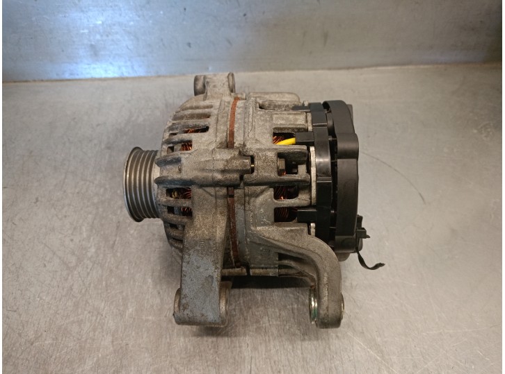 Recambio de alternador para opel combo (corsa c) 1.6 cat (z 16 se / l55) referencia OEM IAM 09133600 0124225046 BOSCH