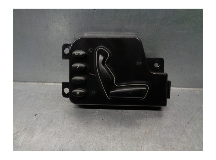 Replacement left seat control for Kia Opirus 3.5 V6 CAT OEM IAM reference 889903F102 