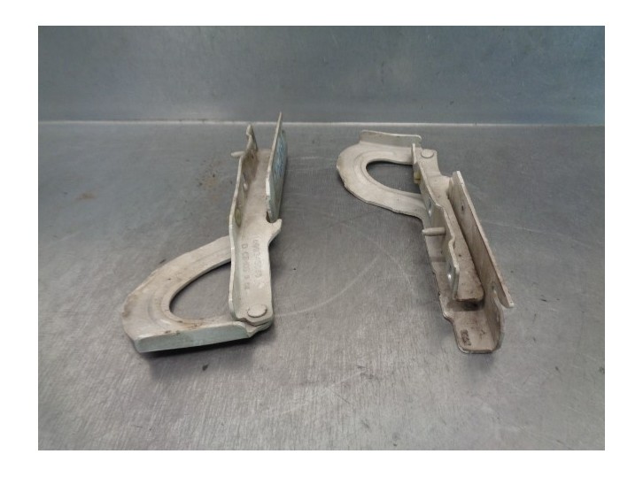 Replacement hood hinge for Citroën Jumpy 2.0 HDI FAP OEM IAM reference 1499346080 1499345080 