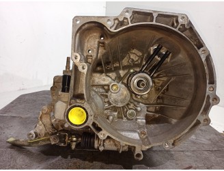 Recambio de caja cambios para ford fiesta berlina 1.3 cat referencia OEM IAM 97WTZA F0B7B18A 