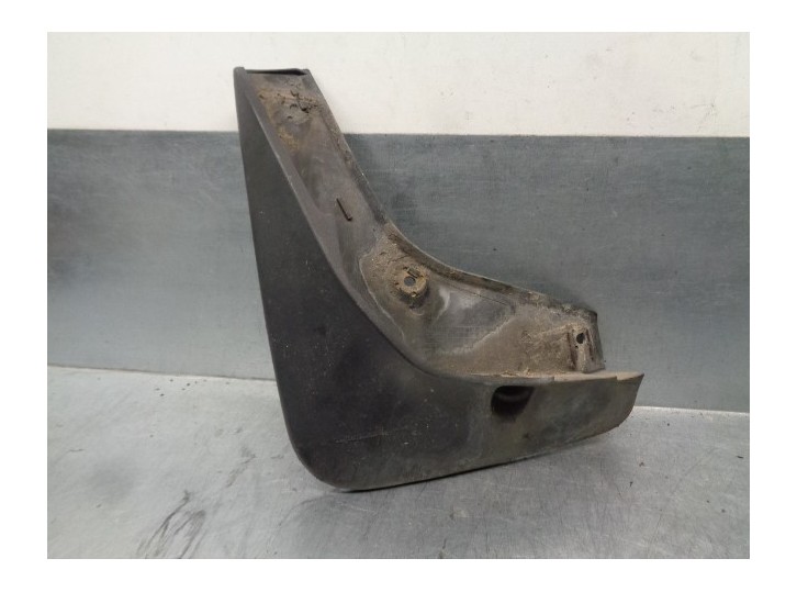 Recambio de faldon delantero para kia opirus 3.5 v6 cat referencia OEM IAM 868313F000  