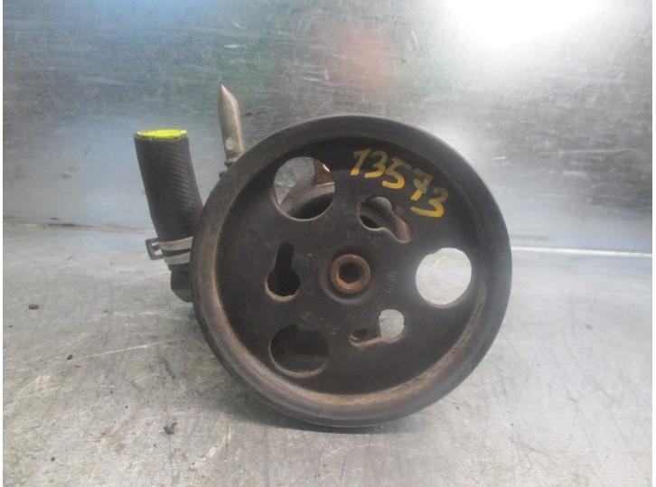 Recambio de bomba servodireccion para ford fiesta berlina 1.3 cat referencia OEM IAM 4147211 HBDBK