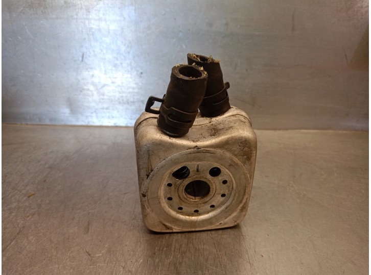 Recambio de enfriador aceite motor para volkswagen golf iv berlina (1j1) 2.0 referencia OEM IAM 078117021A 