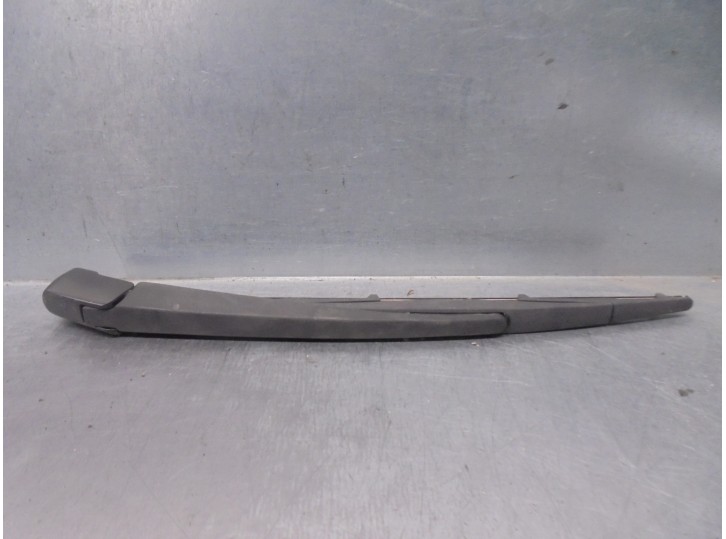 Recambio de brazo limpia trasero para subaru xv 2.0 cat referencia OEM IAM 86532KG100  