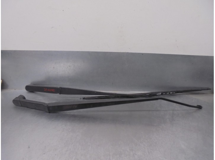 Recambio de brazo limpia delantero derecho para subaru xv 2.0 cat referencia OEM IAM 86532FJ030 86532FJ080 