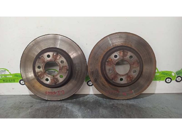 Replacement front brake disc for Ford Mondeo III (B5Y) 2.0 16v TDDi / TDCi OEM IAM reference 6190317 