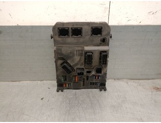 Recambio de caja reles / fusibles para citroën c3 1.4 referencia OEM IAM 9650585780 SIEMENS