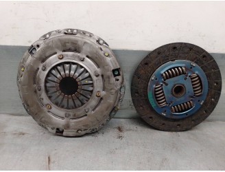 Recambio de kit embrague para hyundai i30 1.6 crdi cat referencia OEM IAM 4130032021  VALEO