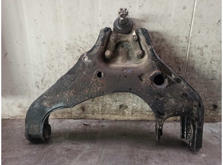 Replacement front lower left suspension arm for Hyundai Galloper 2.5 OEM IAM reference MB109647B 