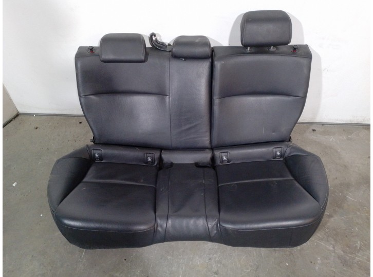 Recambio de asientos traseros para subaru xv 2.0 cat referencia OEM IAM 64320FJ010 CUERO NEGRO 5 PUERTAS