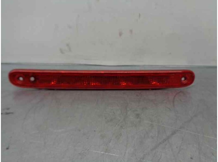 Recambio de luz central de freno para toyota aygo (kgb/wnb) 1.0 cat referencia OEM IAM 815700H010  
