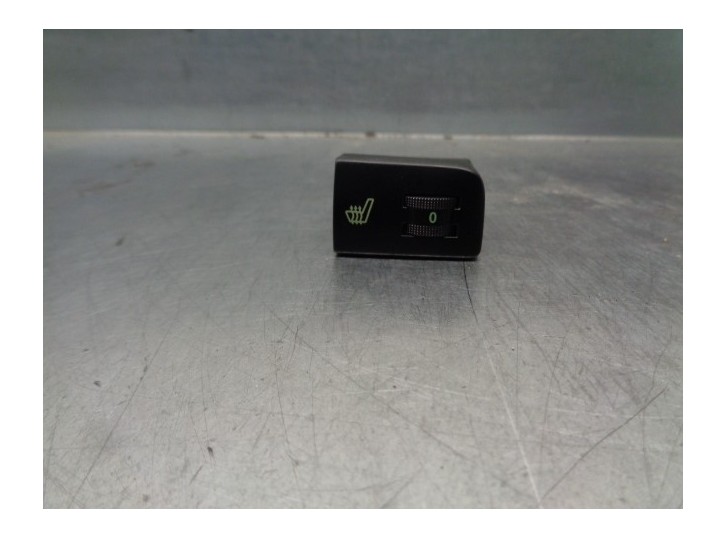 Replacement right seat control for Kia Opirus 3.5 V6 CAT OEM IAM reference 889913F002 