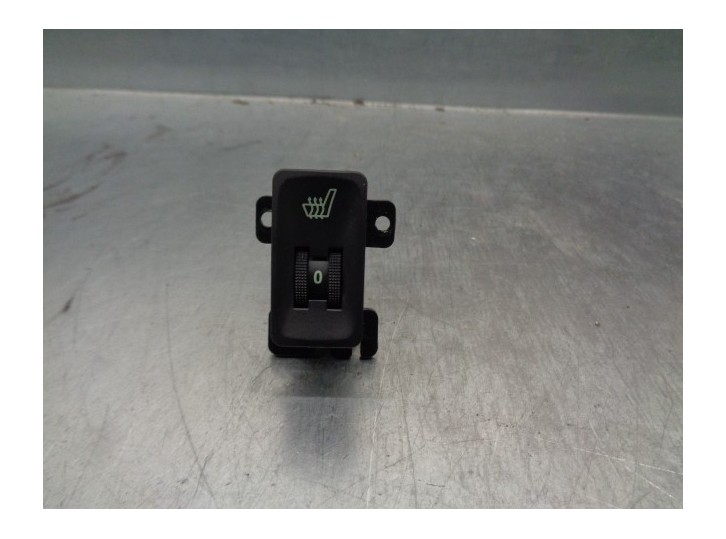 Replacement right seat control for Kia Opirus 3.5 V6 CAT OEM IAM reference 889913F002 