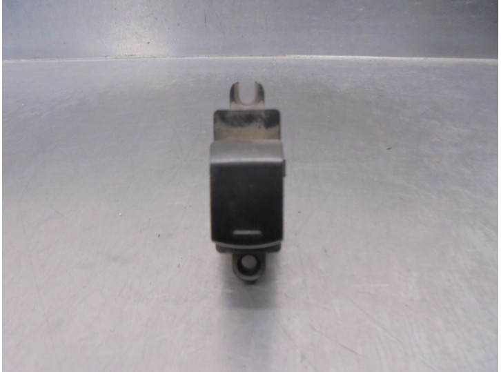 Recambio de mando elevalunas trasero izquierdo para subaru xv 2.0 cat referencia OEM IAM 83071FJ050  