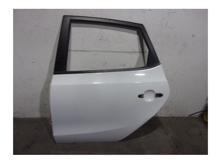 Recambio de puerta trasera izquierda para hyundai i30 1.6 crdi cat referencia OEM IAM 770032L010 BLANCO 5 PUERTAS