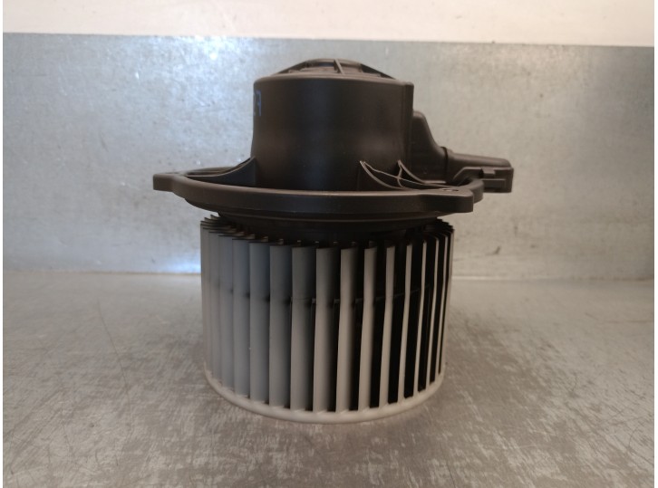 Recambio de motor calefaccion para hyundai i30 1.6 crdi cat referencia OEM IAM 971132L000  