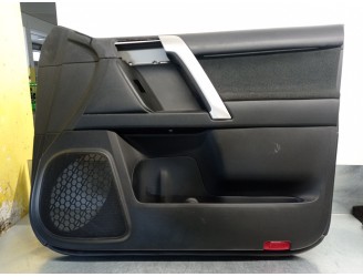 Recambio de guarnecido puerta delantera derecha para toyota land cruiser (j15) 2.8 turbodiesel cat referencia OEM IAM 67777X1M0 