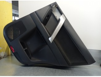 Recambio de guarnecido puerta trasera derecha para toyota land cruiser (j15) 2.8 turbodiesel cat referencia OEM IAM 67775X1M03 