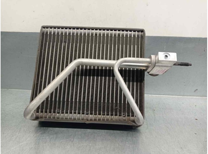 Recambio de evaporador aire acondicionado para ssangyong actyon 2.0 td cat referencia OEM IAM 42530351  