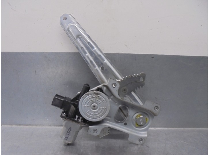 Recambio de elevalunas trasero derecho para subaru xv 2.0 cat referencia OEM IAM 61188KG000 2 PINES 5 PUERTAS