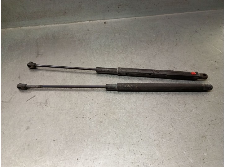 Replacement trunk / tailgate gas struts for Mercedes-Benz Class M (W164) 5.0 V8 24V CAT OEM IAM reference A1647400145 A16