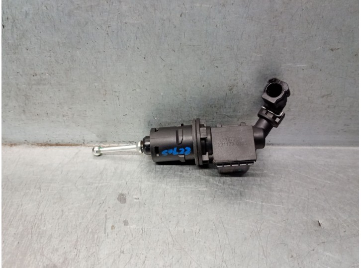 Recambio de bomba embrague para mg mg zs suv (azs1) 1.5 vti referencia OEM IAM 12977709 