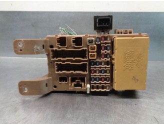 Replacement relay/fuse box for Toyota Corolla (E12) 2.0 turbodiesel CAT OEM IAM reference 8264113040 