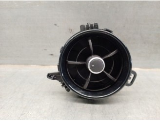 Recambio de aireador para toyota yaris (_p13_) 1.5 hybrid (nhp130_) referencia OEM IAM 5556862280  