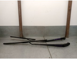 Recambio de brazo limpia delantero derecho para toyota yaris (_p21_, _pa1_, _ph1_) 1.5 hybrid (mxph11) referencia OEM IAM 85211K