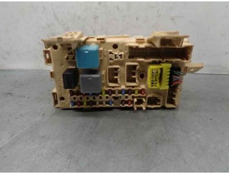 Recambio de caja reles / fusibles para toyota avensis berlina (t25) 1.8 16v cat referencia OEM IAM 82641CA010 