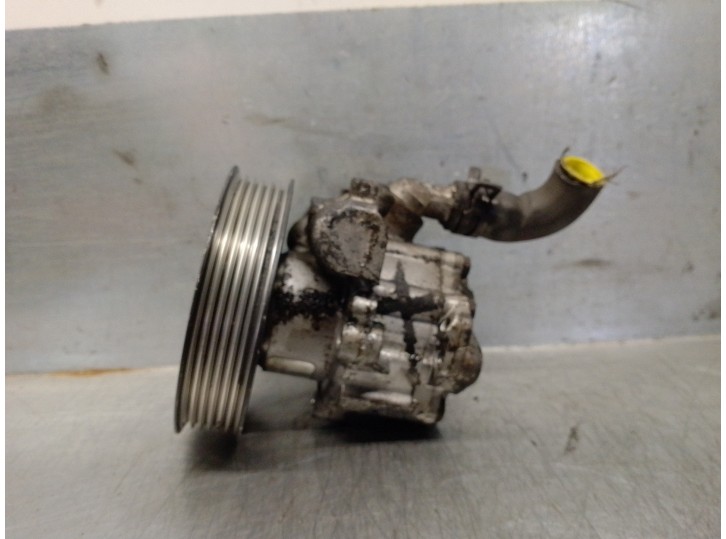 Replacement power steering pump for Seat Ibiza (6K1) 1.9 TDi OEM IAM reference 6N0145157 