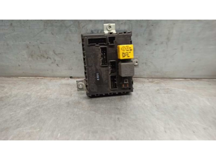 Recambio de caja reles / fusibles para fiat punto berl. (176) 1.1 referencia OEM IAM 7755601 