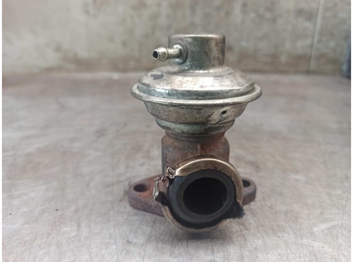 Recambio de valvula egr para renault megane i classic (la0) 1.9 diesel referencia OEM IAM 7700101088  