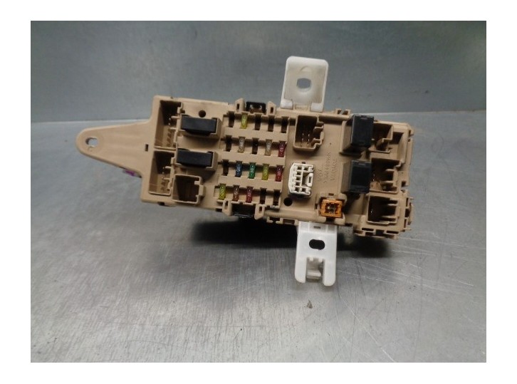 Recambio de caja reles / fusibles para lexus gs300 (jzs160) 3.0 24v cat referencia OEM IAM 8922130071 8273330011 