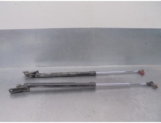 Replacement tailgate / boot struts for Subaru XV 2.0 CAT OEM IAM reference 63269FJ000 63269FJ010 