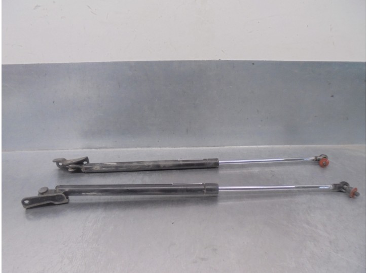 Replacement tailgate / boot struts for Subaru XV 2.0 CAT OEM IAM reference 63269FJ000 63269FJ010 