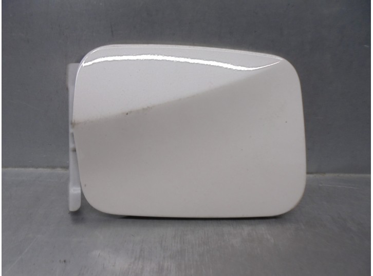 Recambio de tapa exterior combustible para subaru xv 2.0 cat referencia OEM IAM 57601FJ0009P 57601FJ000 