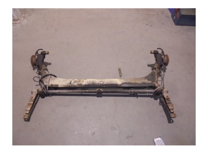 Recambio de puente trasero para renault 21 nevada (k48) 2.0 referencia OEM IAM 7701639928 PARA DISCOS 4 AGUJEROS BURRA 4