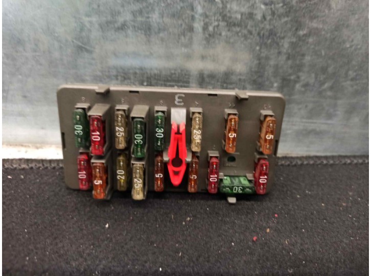Recambio de caja reles / fusibles para citroën zx 1.4 monaco referencia OEM IAM 9567793680 