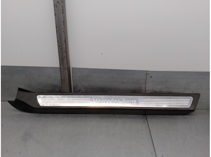 Recambio de molduras delanteras para mercedes-benz clase clk (w207) coupe 350 cdi blueefficiency (207.322) referencia OEM IAM A2