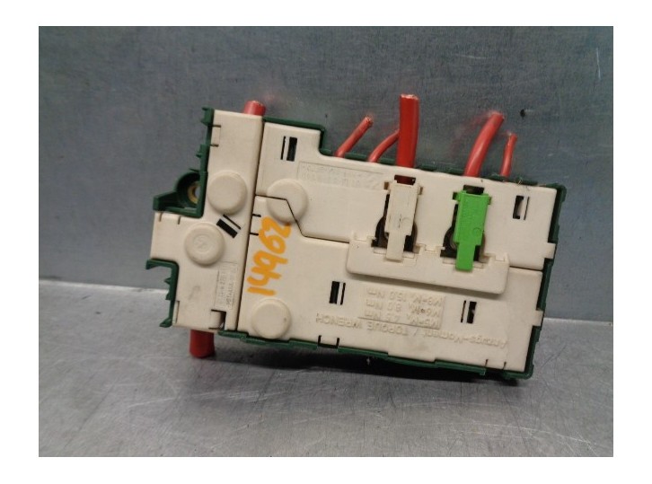 Replacement relay / fuse box for BMW 5 Series saloon (E39) 3.0 24V turbodiesel cat OEM IAM reference 61138367768 