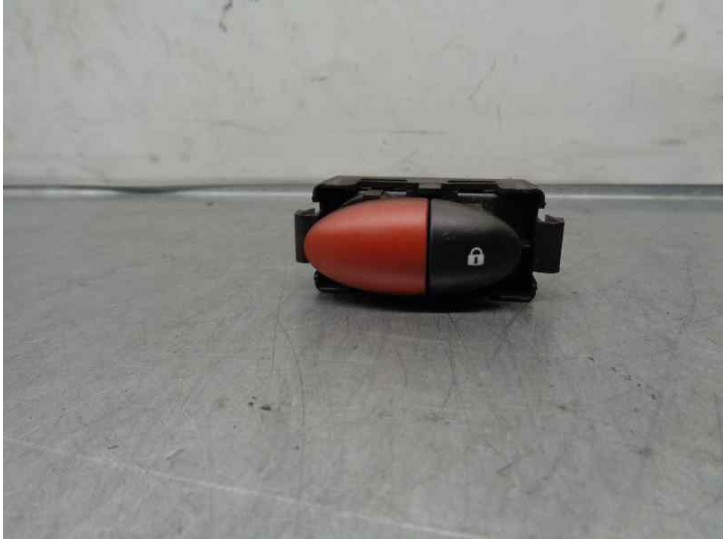 Recambio de warning para renault twingo 1.5 dci diesel referencia OEM IAM 8200214895A  