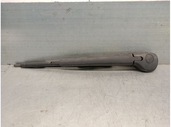 Recambio de brazo limpia trasero para peugeot partner kombi 1.6 16v hdi cat referencia OEM IAM 9682979680 6429FN 