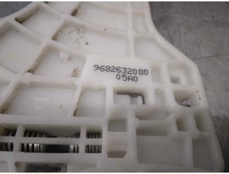 Recambio de reposavasos para bmw serie 5 berlina (g30) 2.0 16v turbodiesel referencia OEM IAM 6801508  