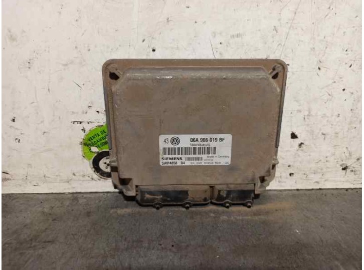 Replacement engine ECU for Volkswagen Golf IV saloon (1J1) 1.6 OEM IAM reference 06A906019BF 5WP485804 SIEMENS