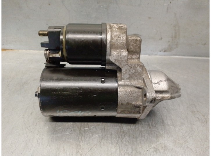 Replacement starter motor for Opel Vectra C saloon 1.8 16V CAT (Z 18 XE / 2H9) OEM IAM reference 0001107404 0001107404 BOSCH