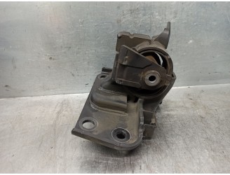 Replacement gearbox mount for Peugeot 306 Sedan 3/4/5 doors (S2) 2.0 HDI CAT OEM IAM reference 123720R040 